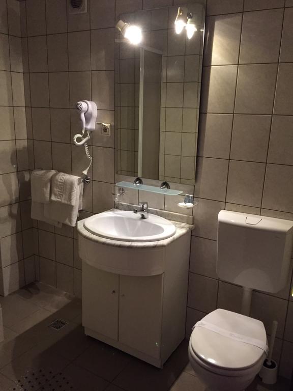 Hotel Mic Бухарест Екстер'єр фото