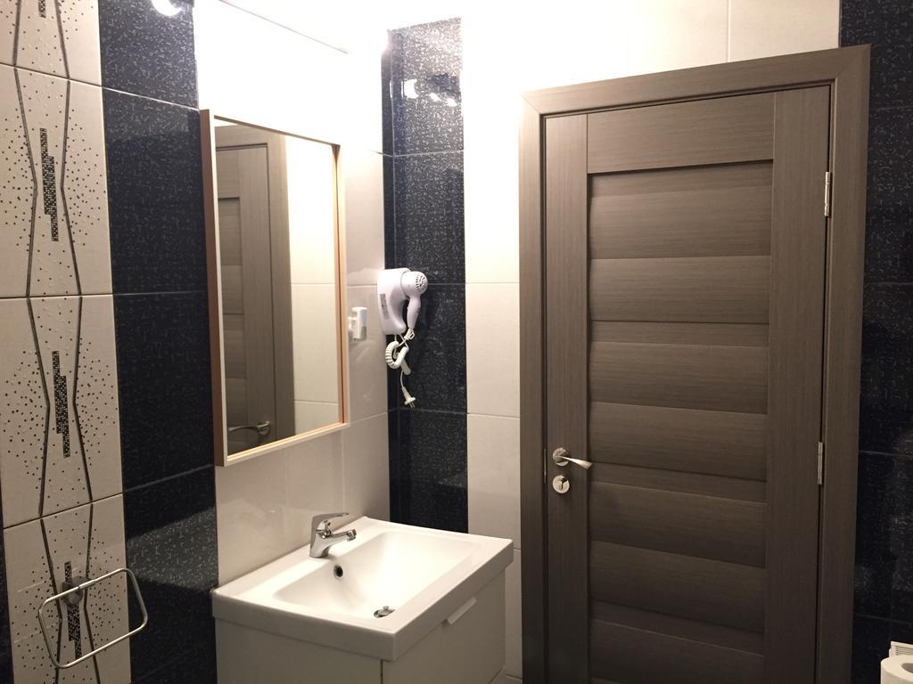 Hotel Mic Бухарест Номер фото