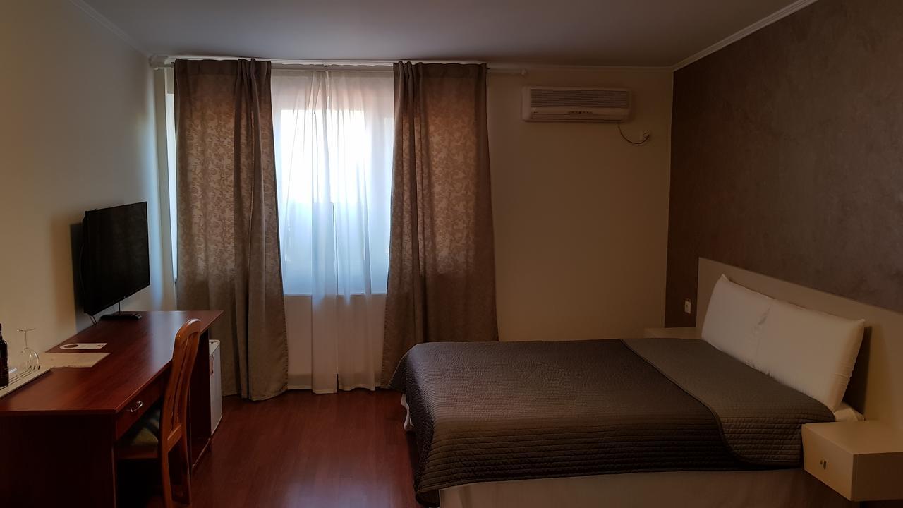 Hotel Mic Бухарест Екстер'єр фото
